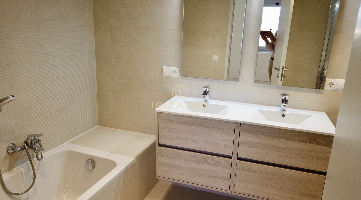 Luxurious 3 bedroom apartment on Paseo Maritimo with views to Dalt Vila and the sea for sale, Ibiza - Luxurious 3 bedroom apartment on Paseo Maritimo with views to Dalt Vila and the sea for rent, Ibiza