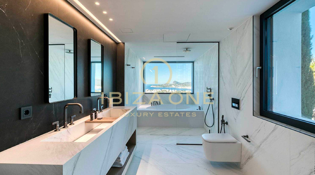 Luxury property with 1 main villa, 2 separate guest houses, tennis court and sea view for rent, Ibiza