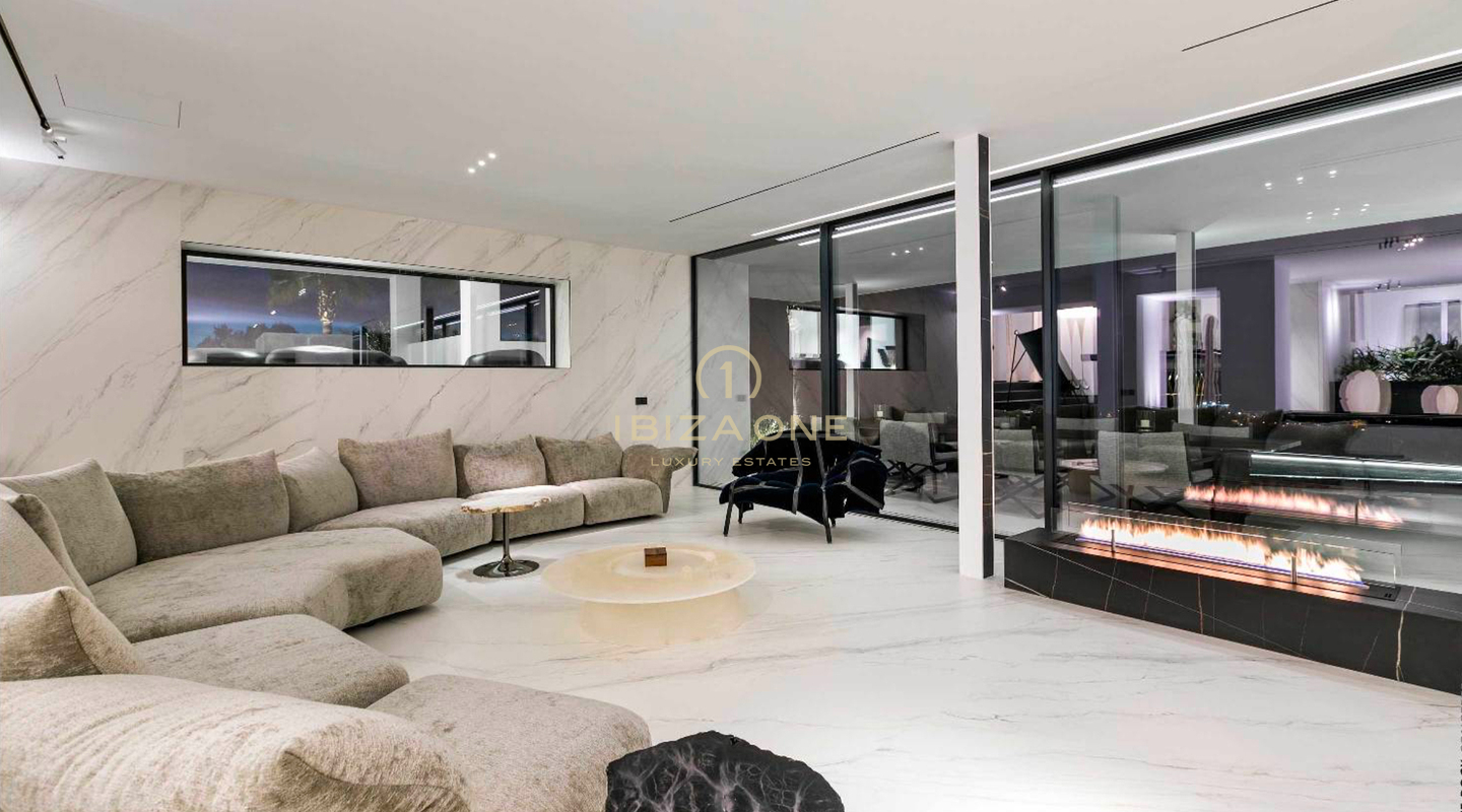 Luxury property with 1 main villa, 2 separate guest houses, tennis court and sea view for rent, Ibiza