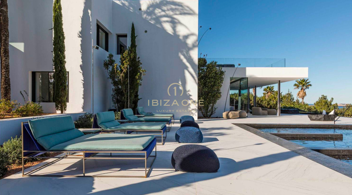Luxusanwesen mit 1 Hauptvilla, 2 separaten Gästehäusern, Tennisplatz und Meerblick zu vermieten, Ibiza