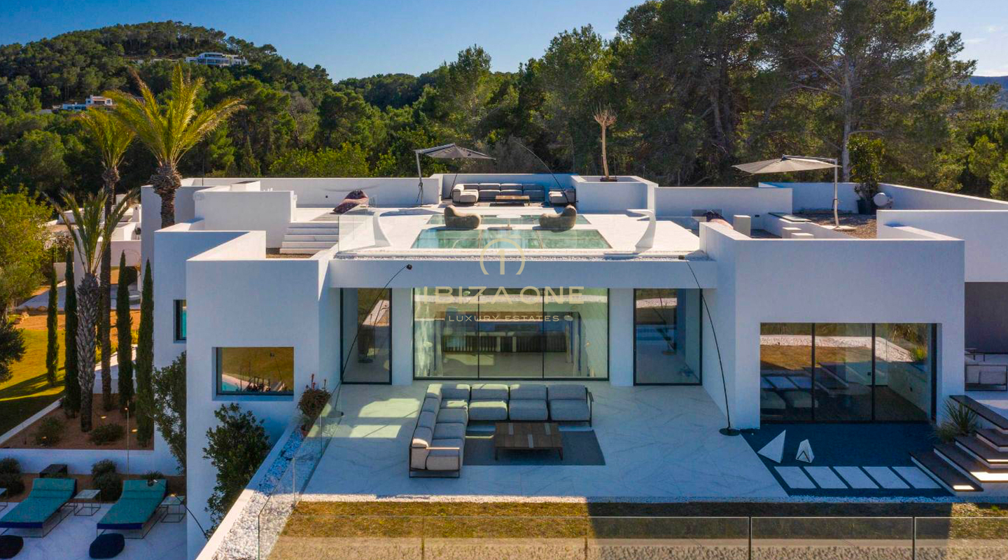 Luxusanwesen mit 1 Hauptvilla, 2 separaten Gästehäusern, Tennisplatz und Meerblick zu vermieten, Ibiza