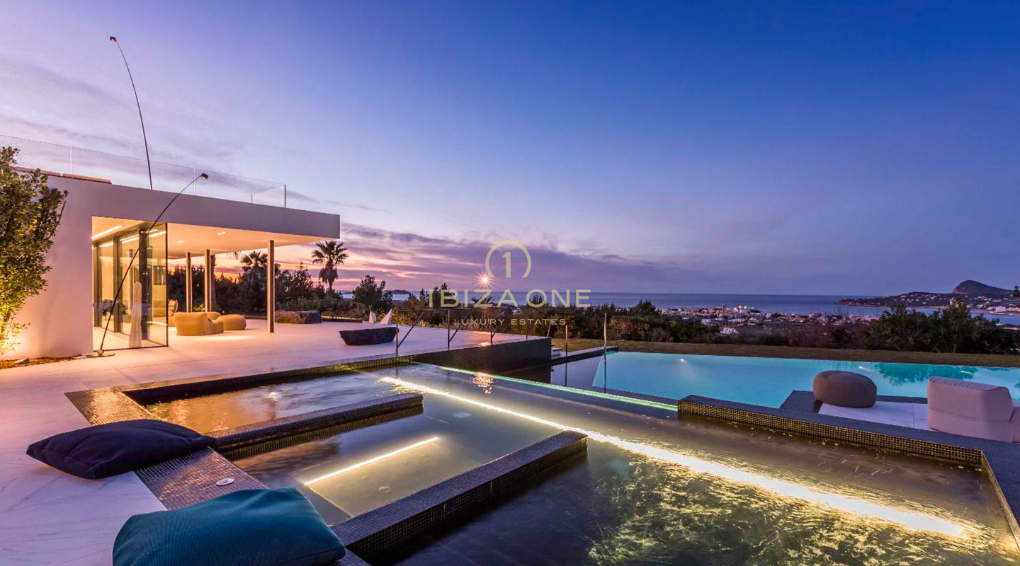 Luxury property with 1 main villa, 2 separate guest houses, tennis court and sea view for rent, Ibiza