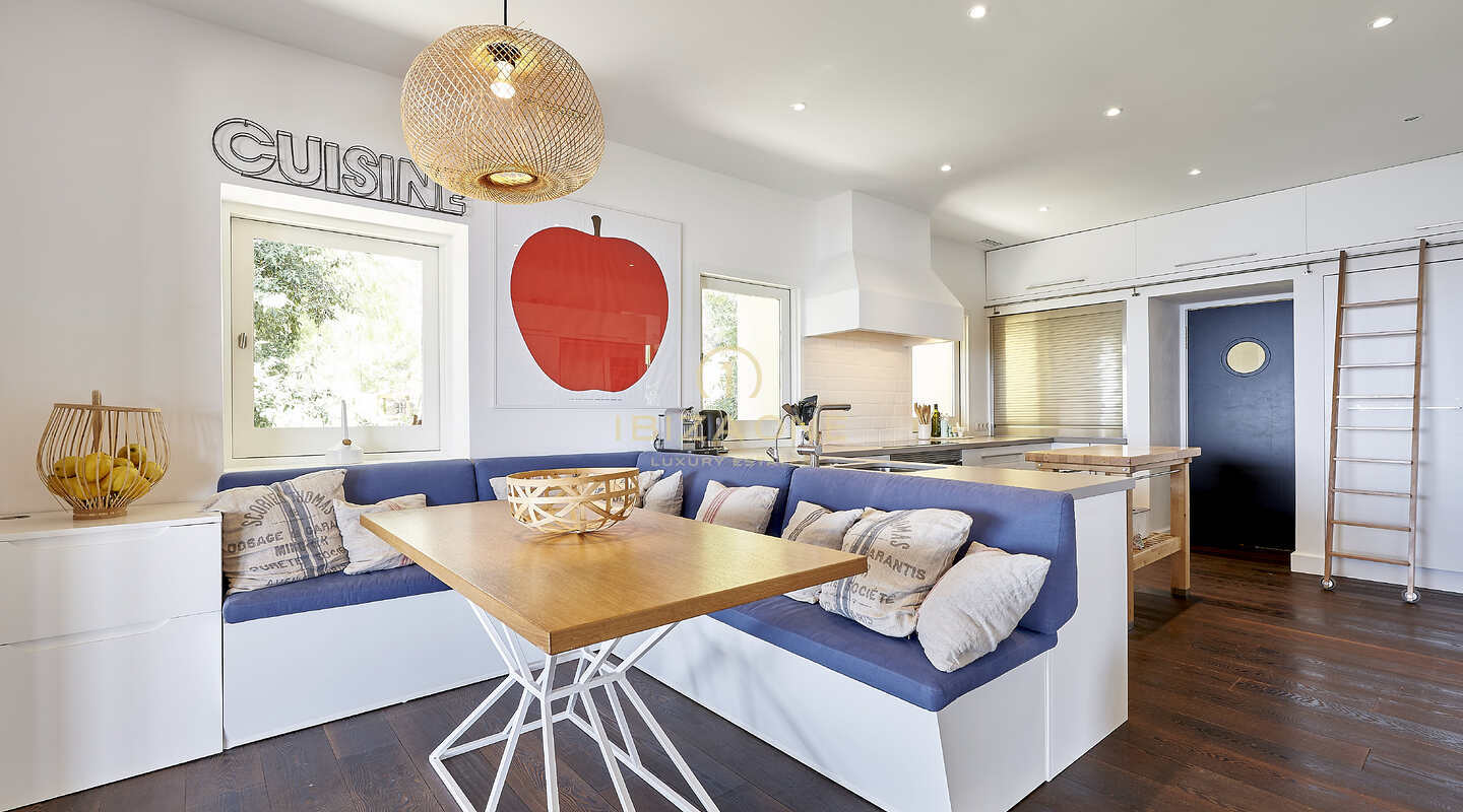 Villa in erster Meereslinie mit privatem Meerzugang zu verkaufen, Ibiza - Wasserhaus mit privatem Meerzugang zu verkaufen, Ibiza - Villa am Strand mit privatem Meerzugang zu verkaufen, Ibiza - Villa in erster Meereslinie mit privatem Meerzugang zu vermieten, Ibiza - Wasserhaus mit privatem Meerzugang zu vermieten, Ibiza - Villa am Strand mit privatem Meerzugang zu vermieten, Ibiza