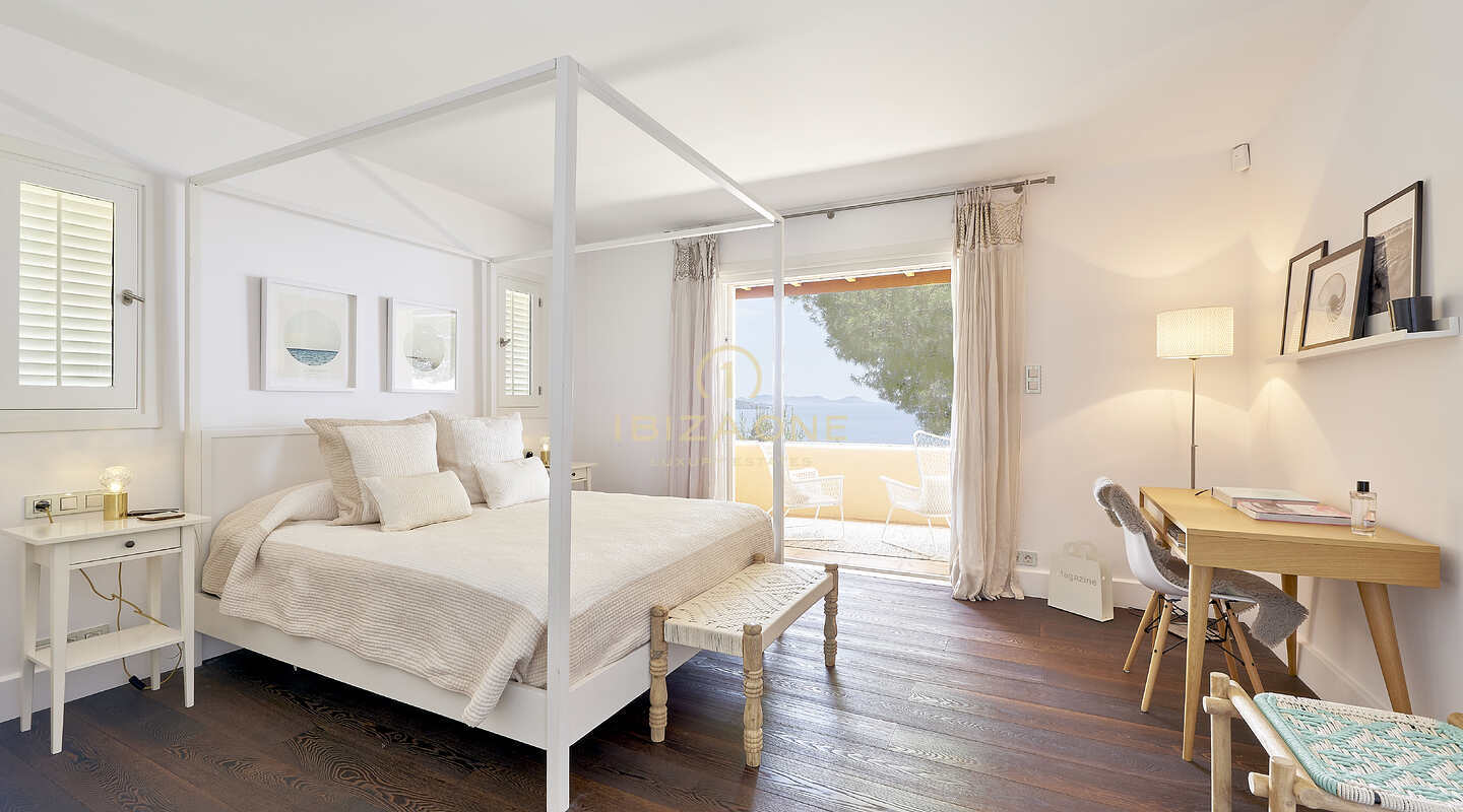 Villa in erster Meereslinie mit privatem Meerzugang zu verkaufen, Ibiza - Wasserhaus mit privatem Meerzugang zu verkaufen, Ibiza - Villa am Strand mit privatem Meerzugang zu verkaufen, Ibiza - Villa in erster Meereslinie mit privatem Meerzugang zu vermieten, Ibiza - Wasserhaus mit privatem Meerzugang zu vermieten, Ibiza - Villa am Strand mit privatem Meerzugang zu vermieten, Ibiza