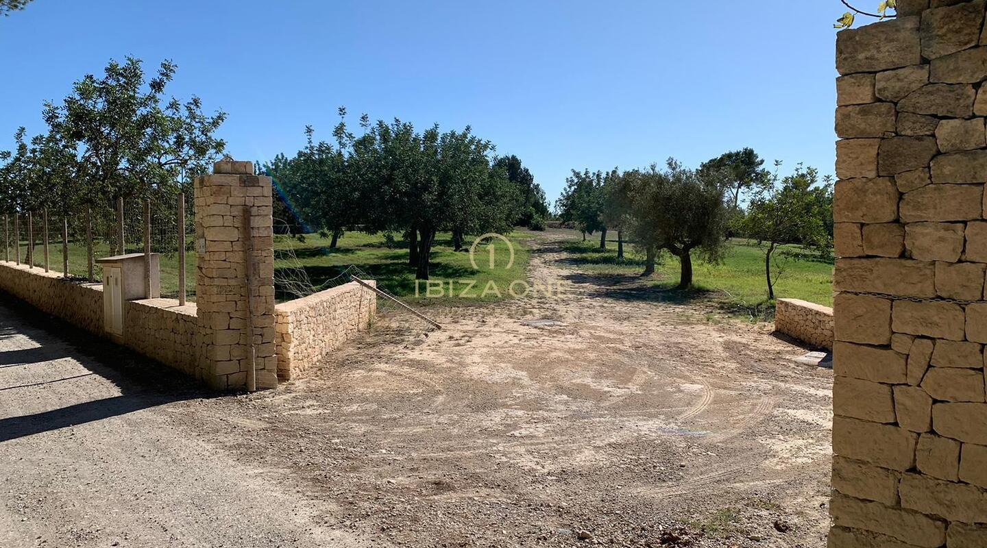 Luxuriöses Rolf Blakstad-Projekt auf wunderschönem Grundstück mit Blick auf Ibiza zu verkaufen, Ibiza