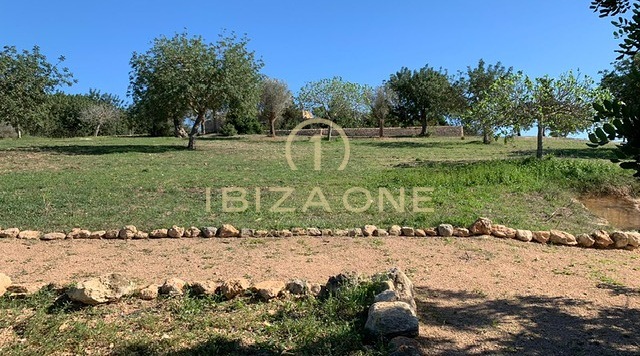 Proyecto de lujo de Rolf Blakstad en venta en una hermosa parcela con vistas a Ibiza, Ibiza
