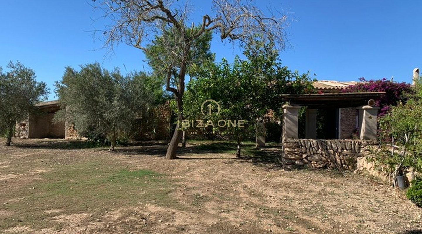 Luxe project Rolf Blakstad te koop op prachtig perceel met uitzicht op Ibiza, Ibiza