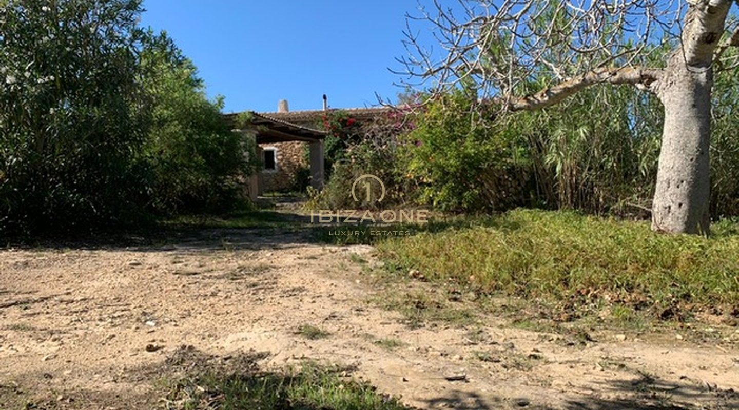 Proyecto de lujo de Rolf Blakstad en venta en una hermosa parcela con vistas a Ibiza, Ibiza
