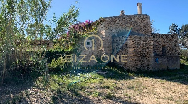 Luxe project Rolf Blakstad te koop op prachtig perceel met uitzicht op Ibiza, Ibiza