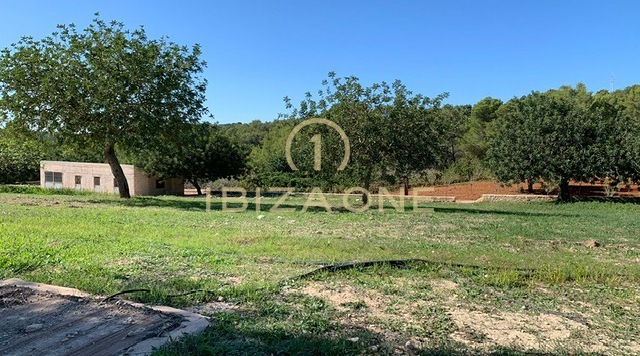 Projet de luxe Rolf Blakstad à vendre sur un magnifique terrain avec vue sur Ibiza, Ibiza