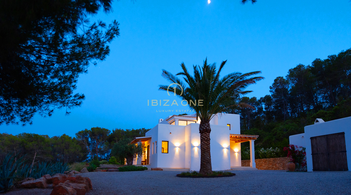 Красивая роскошная усадьба с видом на море на продажу недалеко от Ибицы, Санта-Гертрудис и Санта-Эулалия на продажу, Ибица - Красивая роскошная усадьба с видом на море на продажу недалеко от Ибицы, Санта-Гертрудис и Санта-Эулалия на аренду, Ибица
