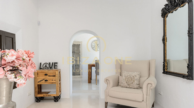 Authentically beautiful and luxury finca with two guest houses for sale, Ibiza - Authentically beautiful and luxury finca with two guest houses for rent, Ibiza