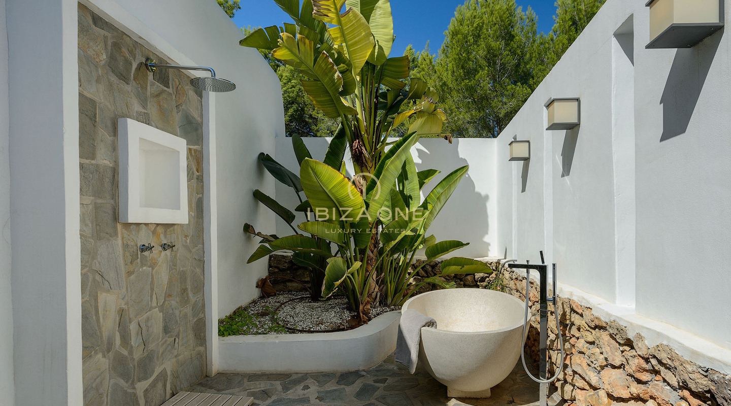 Authentically beautiful and luxury finca with two guest houses for sale, Ibiza - Authentically beautiful and luxury finca with two guest houses for rent, Ibiza