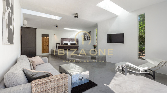 Authentically beautiful and luxury finca with two guest houses for sale, Ibiza - Authentically beautiful and luxury finca with two guest houses for rent, Ibiza