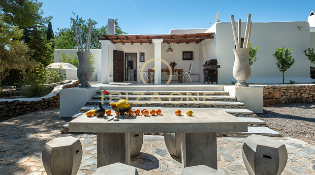 Auténtica y preciosa finca de lujo con dos casas de invitados en venta, Ibiza - Auténtica y preciosa finca de lujo con dos casas de invitados en alquiler, Ibiza