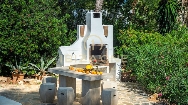 Authentically beautiful and luxury finca with two guest houses for sale, Ibiza - Authentically beautiful and luxury finca with two guest houses for rent, Ibiza