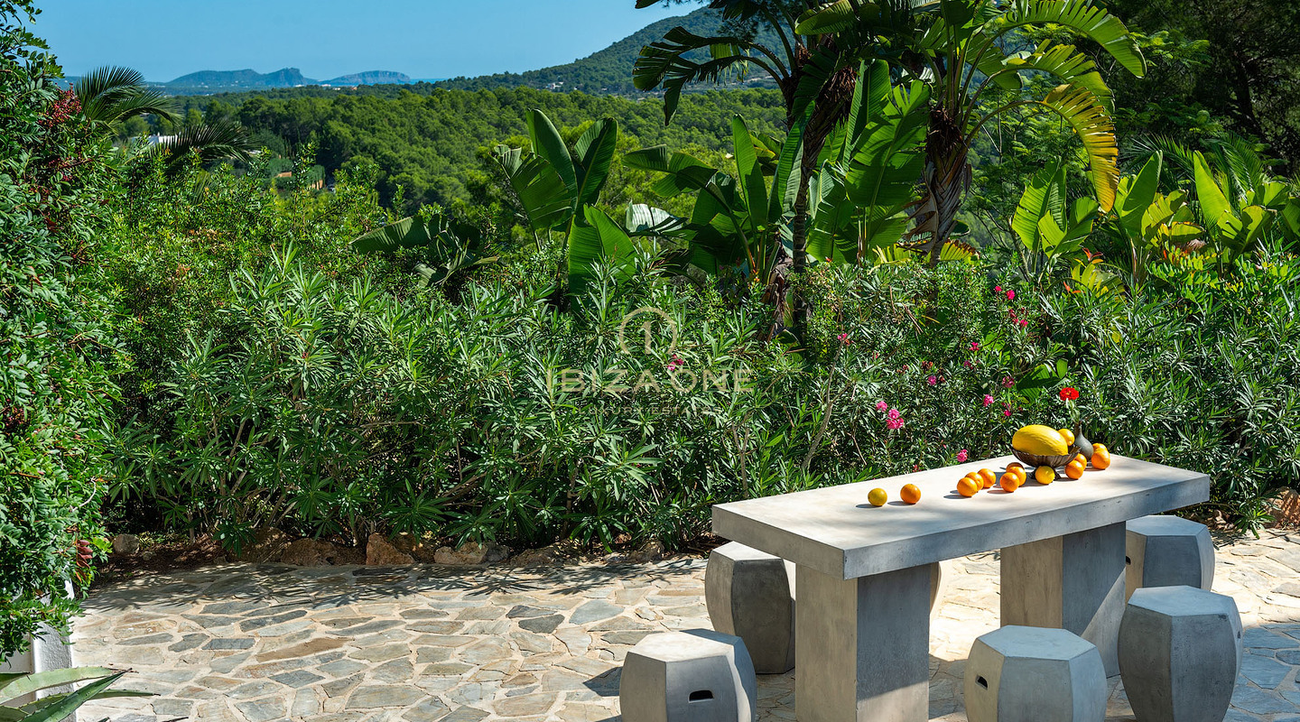 Authentically beautiful and luxury finca with two guest houses for sale, Ibiza - Authentically beautiful and luxury finca with two guest houses for rent, Ibiza
