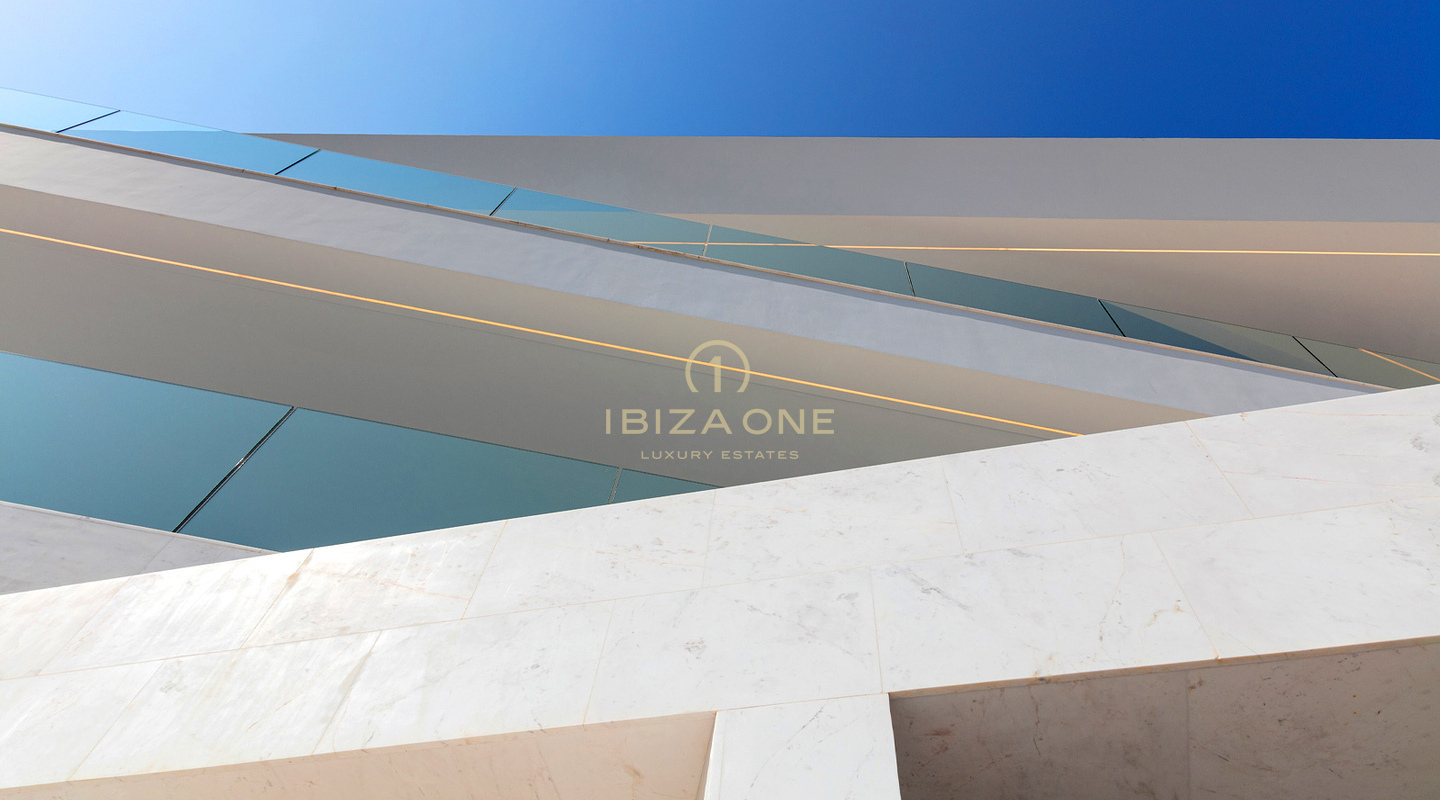 Villa de luxe moderne récemment achevée avec une vue imprenable sur la mer près de la ville d'Ibiza et des marinas à vendre, Ibiza