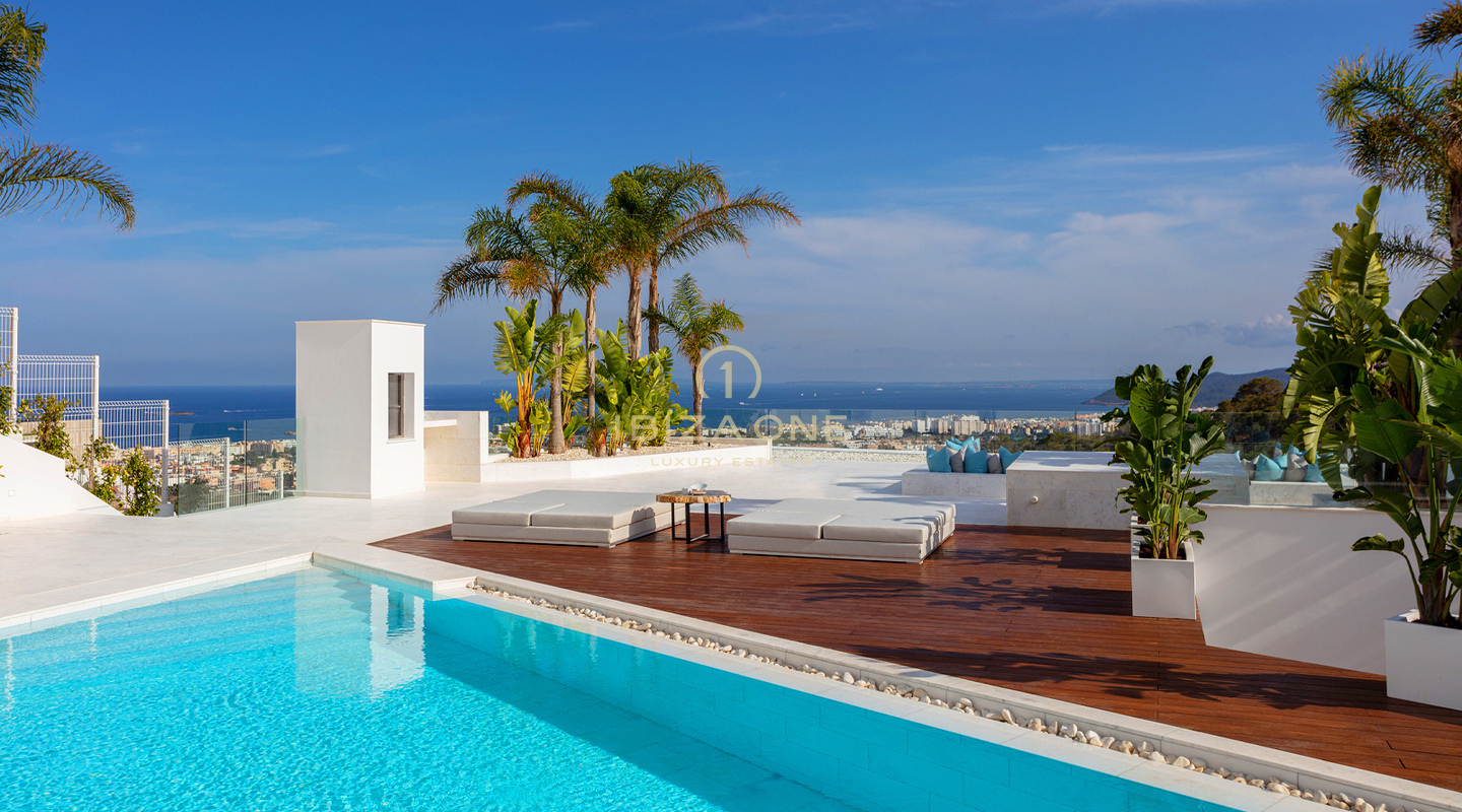 Neu erbaute Luxusvilla mit Panoramablick auf das Meer und Formentera, nur wenige Minuten von Ibiza-Stadt und den Yachthäfen entfernt, zu verkaufen auf Ibiza.