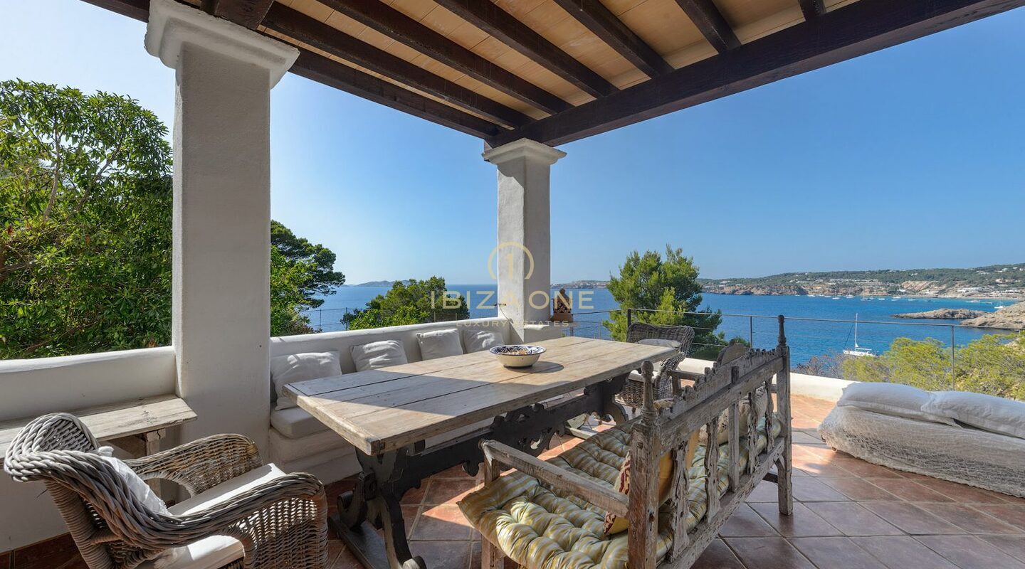 Prachtig luxe pand aan de frontlinie met toegang tot de zee te koop, Ibiza - waterhouse te koop, Ibiza - villa aan het strand te koop, Ibiza - Prachtig luxe pand aan de frontlinie met toegang tot de zee te huur, Ibiza - waterhouse te huur, Ibiza - villa aan het strand te huur, Ibiza