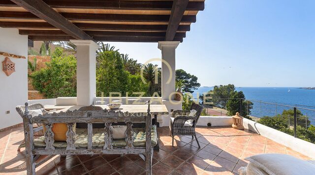 Prachtig luxe pand aan de frontlinie met toegang tot de zee te koop, Ibiza - waterhouse te koop, Ibiza - villa aan het strand te koop, Ibiza - Prachtig luxe pand aan de frontlinie met toegang tot de zee te huur, Ibiza - waterhouse te huur, Ibiza - villa aan het strand te huur, Ibiza