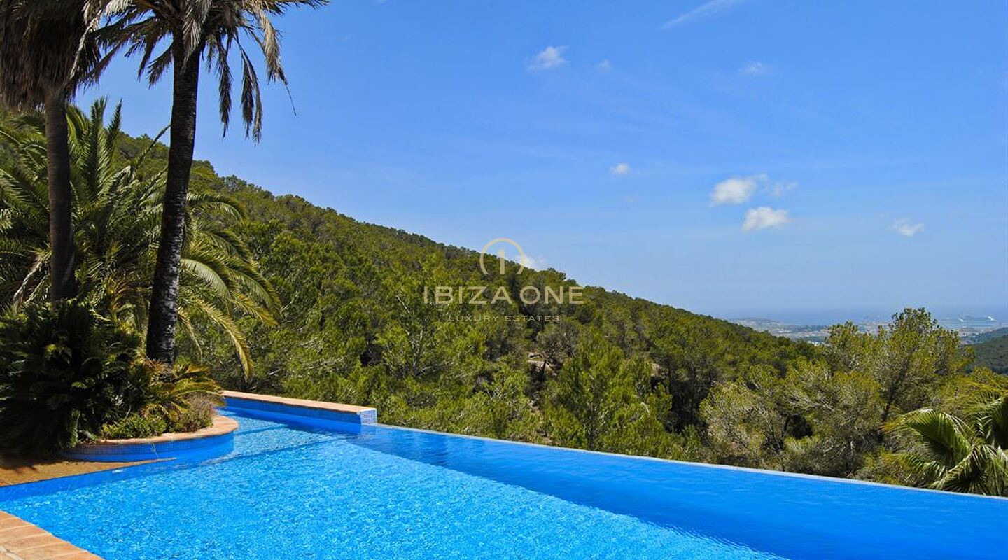 Splendida proprietà di lusso con privacy e vista su Dalt Vila e sul mare in vendita, Ibiza - Splendida proprietà di lusso con privacy e vista su Dalt Vila e sul mare in affitto, Ibiza