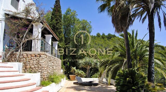 Belle propriété de luxe avec intimité et vue sur Dalt Vila et la mer à vendre, Ibiza - Belle propriété de luxe avec intimité et vue sur Dalt Vila et la mer à louer, Ibiza