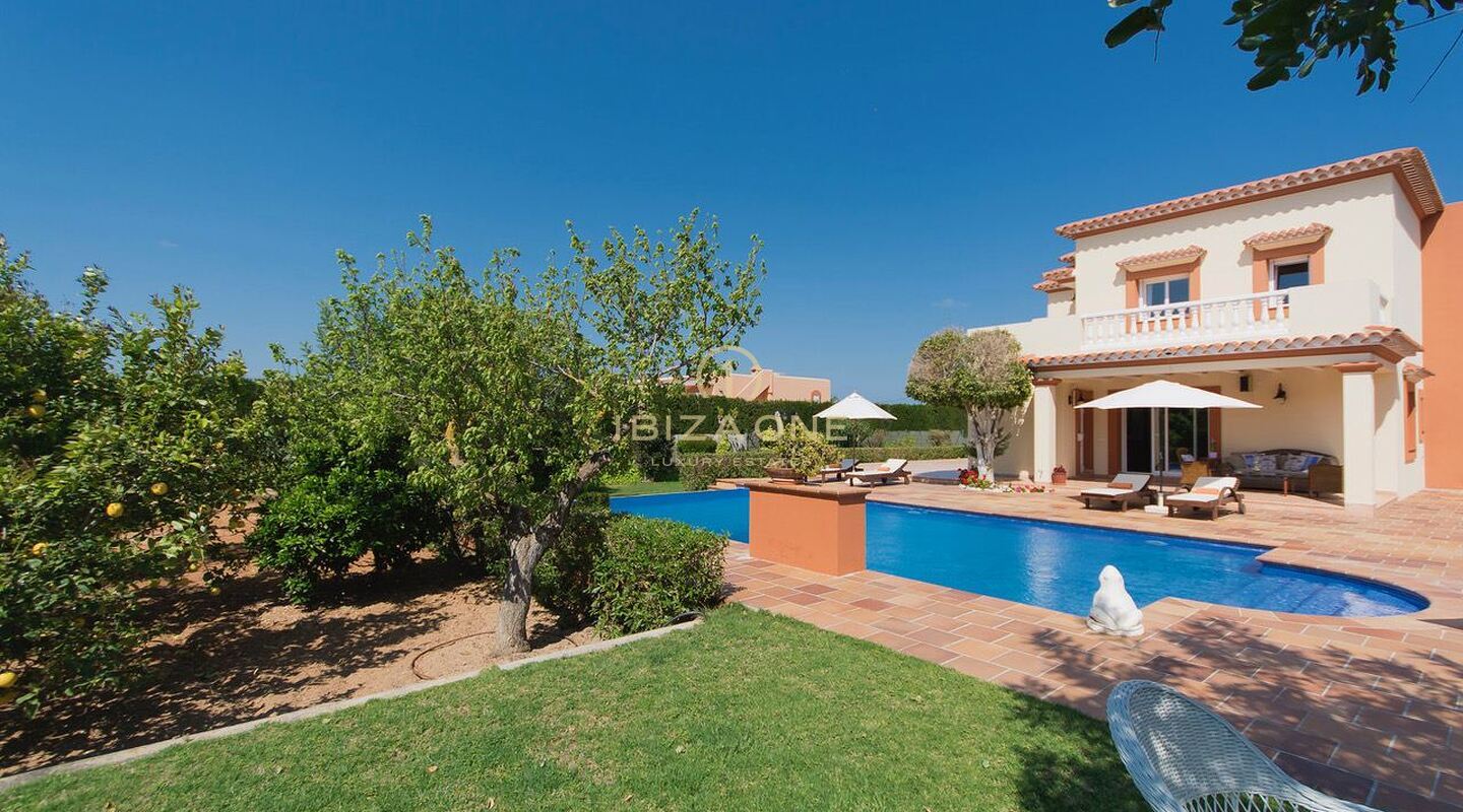 Belle villa de luxe près de Jesus et de la plage Talamanca à vendre, Ibiza - Belle villa de luxe près de Jesus et de la plage Talamanca à louer, Ibiza
