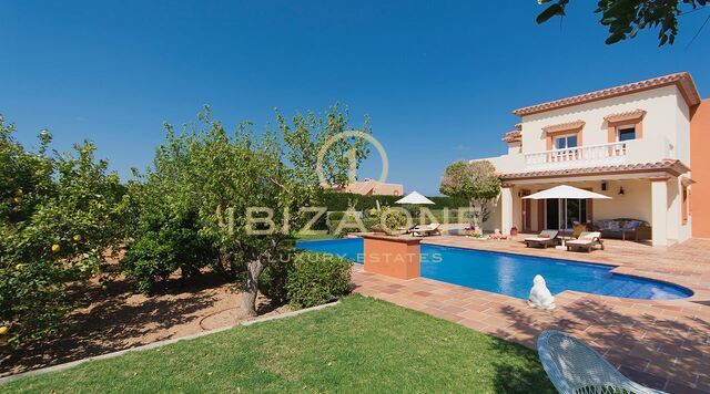 Prachtige luxe villa vlakbij Jezus en het strand Talamanca te koop, Ibiza - Prachtige luxe villa vlakbij Jezus en het strand Talamanca te huur, Ibiza