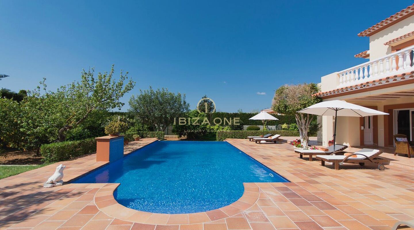 Belle villa de luxe près de Jesus et de la plage Talamanca à vendre, Ibiza - Belle villa de luxe près de Jesus et de la plage Talamanca à louer, Ibiza