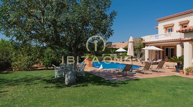 Prachtige luxe villa vlakbij Jezus en het strand Talamanca te koop, Ibiza - Prachtige luxe villa vlakbij Jezus en het strand Talamanca te huur, Ibiza