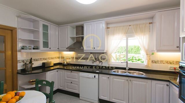 Bellissima villa di lusso vicino a Jesus e alla spiaggia di Talamanca in vendita, Ibiza - Bellissima villa di lusso vicino a Jesus e alla spiaggia di Talamanca in affitto, Ibiza