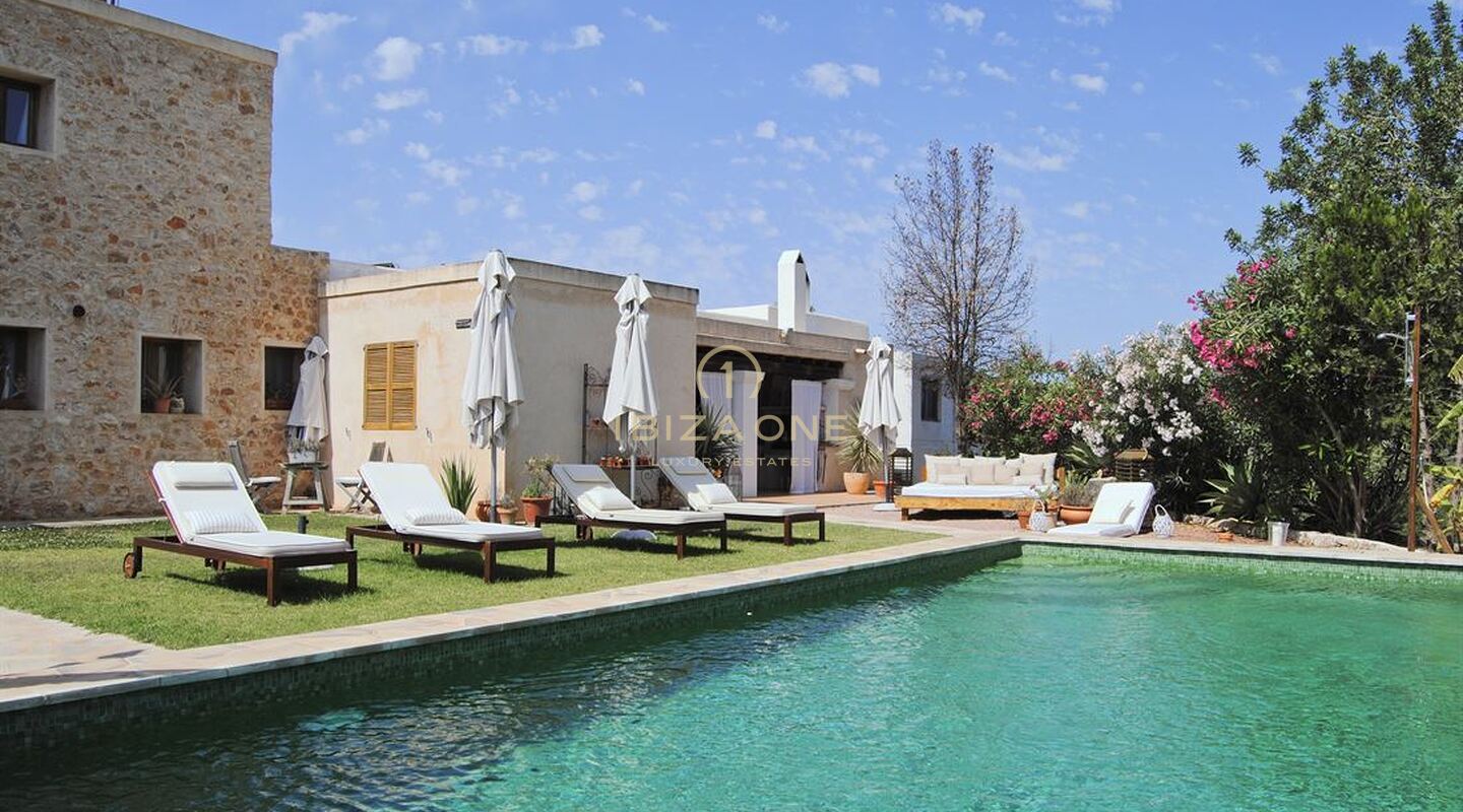 Finca di lusso originale a Ibiza con licenza di affitto turistico in vendita, Ibiza - Finca di lusso originale a Ibiza con licenza di affitto turistico in affitto, Ibiza