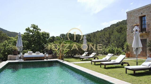 Finca di lusso originale a Ibiza con licenza di affitto turistico in vendita, Ibiza - Finca di lusso originale a Ibiza con licenza di affitto turistico in affitto, Ibiza