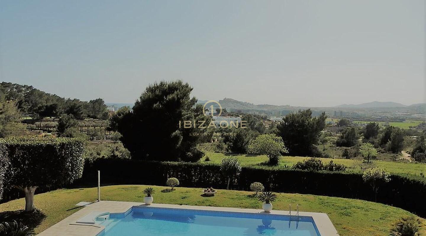 Lujosa propiedad con licencia de obra para una villa moderna con vistas a la ciudad de Ibiza y al mar en venta, Ibiza - Lujosa propiedad con licencia de obra para una villa moderna con vistas a la ciudad de Ibiza y al mar en alquiler, Ibiza