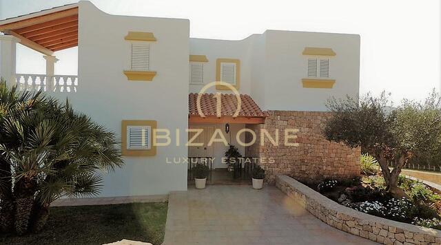 Lujosa propiedad con licencia de obra para una villa moderna con vistas a la ciudad de Ibiza y al mar en venta, Ibiza - Lujosa propiedad con licencia de obra para una villa moderna con vistas a la ciudad de Ibiza y al mar en alquiler, Ibiza