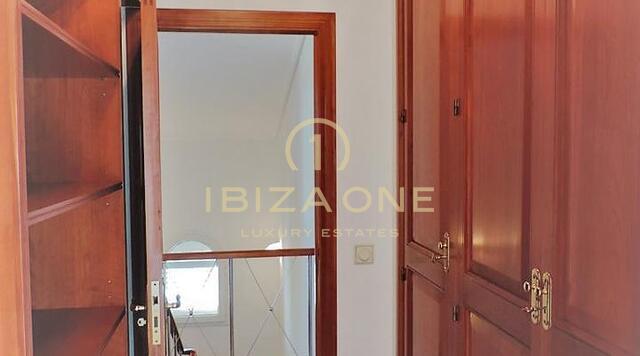 Lujosa propiedad con licencia de obra para una villa moderna con vistas a la ciudad de Ibiza y al mar en venta, Ibiza - Lujosa propiedad con licencia de obra para una villa moderna con vistas a la ciudad de Ibiza y al mar en alquiler, Ibiza