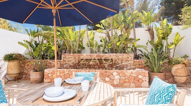Villa di lusso con 4 camere da letto e vista mare in affitto e villa di lusso in vendita, Ibiza - Villa di lusso con 4 camere da letto e vista mare in affitto e villa di lusso in affitto, Ibiza
