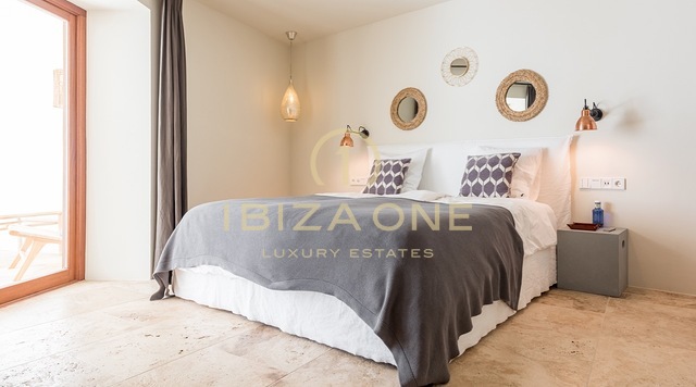 Villa de vacances de luxe de 4 chambres avec vue sur la mer à louer et villa de luxe à vendre, Ibiza - Villa de vacances de luxe de 4 chambres avec vue sur la mer à louer et villa de luxe à louer, Ibiza