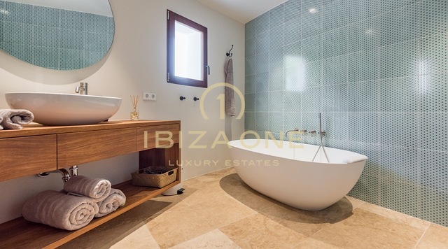 Luxe vakantievilla met 4 slaapkamers en zeezicht te huur en luxe villa te koop, Ibiza - Luxe vakantievilla met 4 slaapkamers en zeezicht te huur en luxe villa te huur, Ibiza