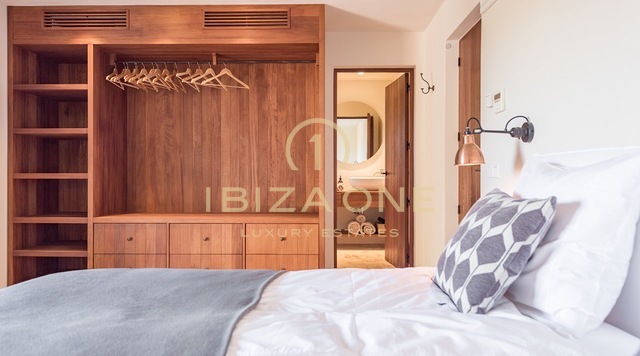 Villa de vacances de luxe de 4 chambres avec vue sur la mer à louer et villa de luxe à vendre, Ibiza - Villa de vacances de luxe de 4 chambres avec vue sur la mer à louer et villa de luxe à louer, Ibiza