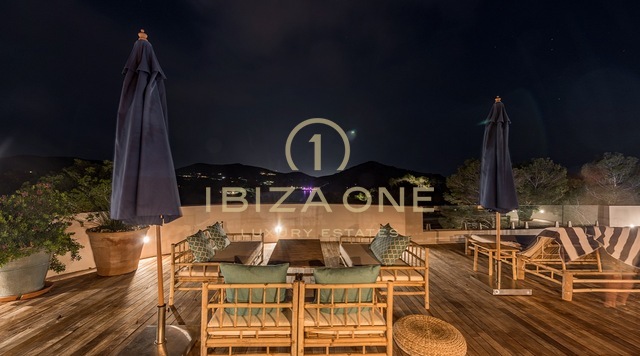 Villa de vacances de luxe de 4 chambres avec vue sur la mer à louer et villa de luxe à vendre, Ibiza - Villa de vacances de luxe de 4 chambres avec vue sur la mer à louer et villa de luxe à louer, Ibiza