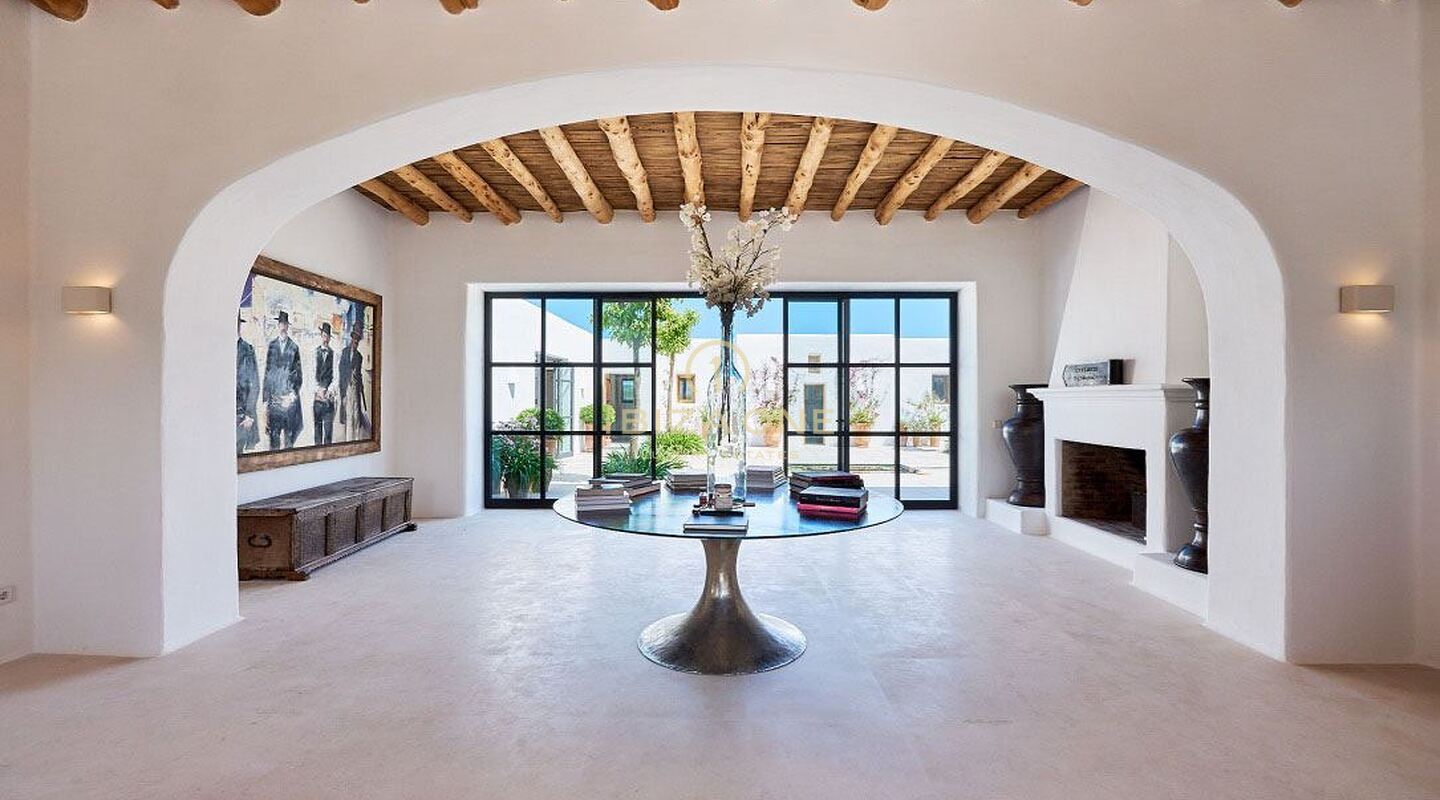 Blakstad: Proprietà di lusso nel nord di Ibiza con vista mare in vendita, Ibiza - Blakstad: Proprietà di lusso nel nord di Ibiza con vista mare in affitto Ibiza