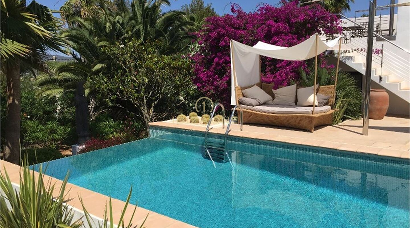 Wunderschönes Luxusanwesen mit tropischem Garten und Blick auf Dalt Vila zu verkaufen, Ibiza - Wunderschönes Luxusanwesen mit tropischem Garten und Blick auf Dalt Vila zu vermieten, Ibiza