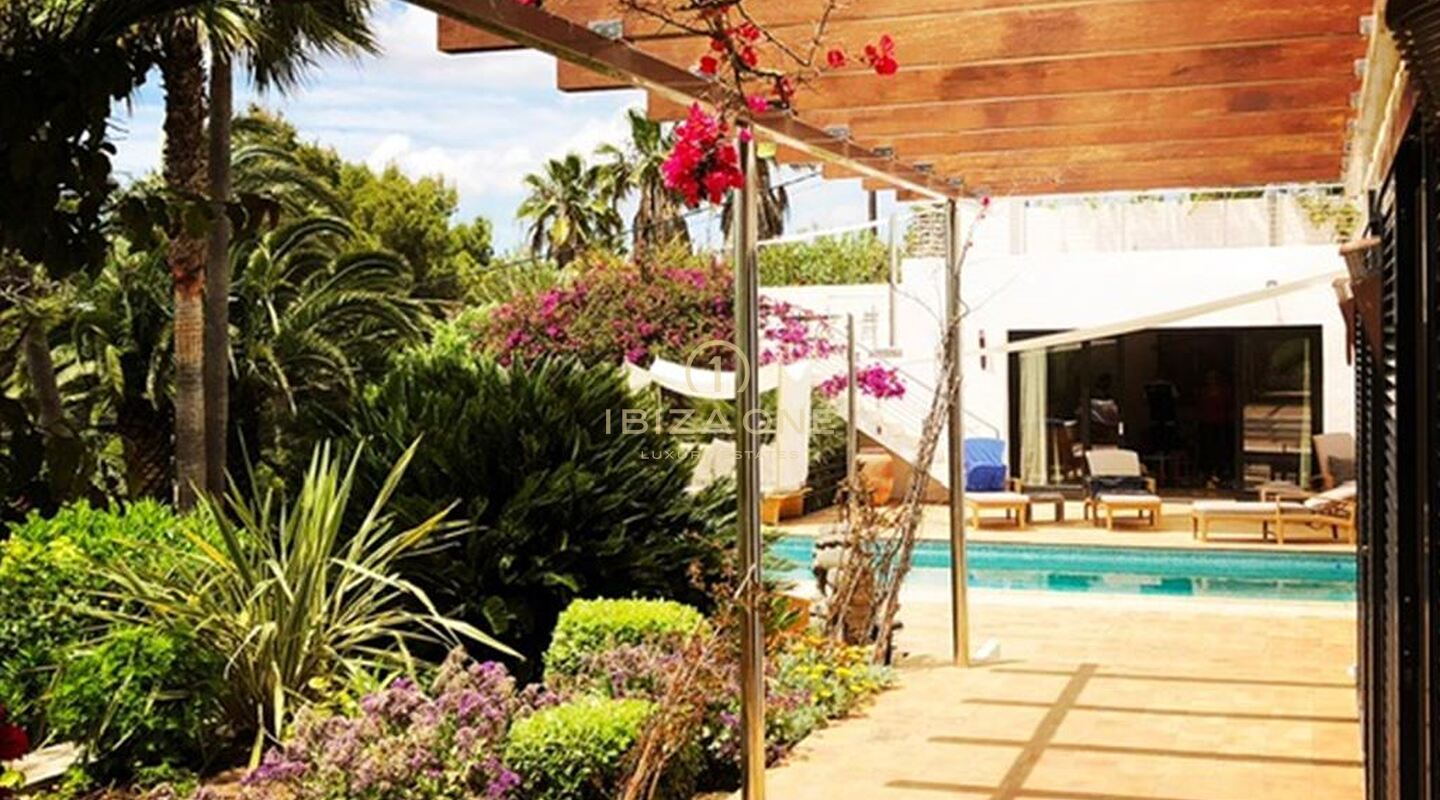 Wunderschönes Luxusanwesen mit tropischem Garten und Blick auf Dalt Vila zu verkaufen, Ibiza - Wunderschönes Luxusanwesen mit tropischem Garten und Blick auf Dalt Vila zu vermieten, Ibiza