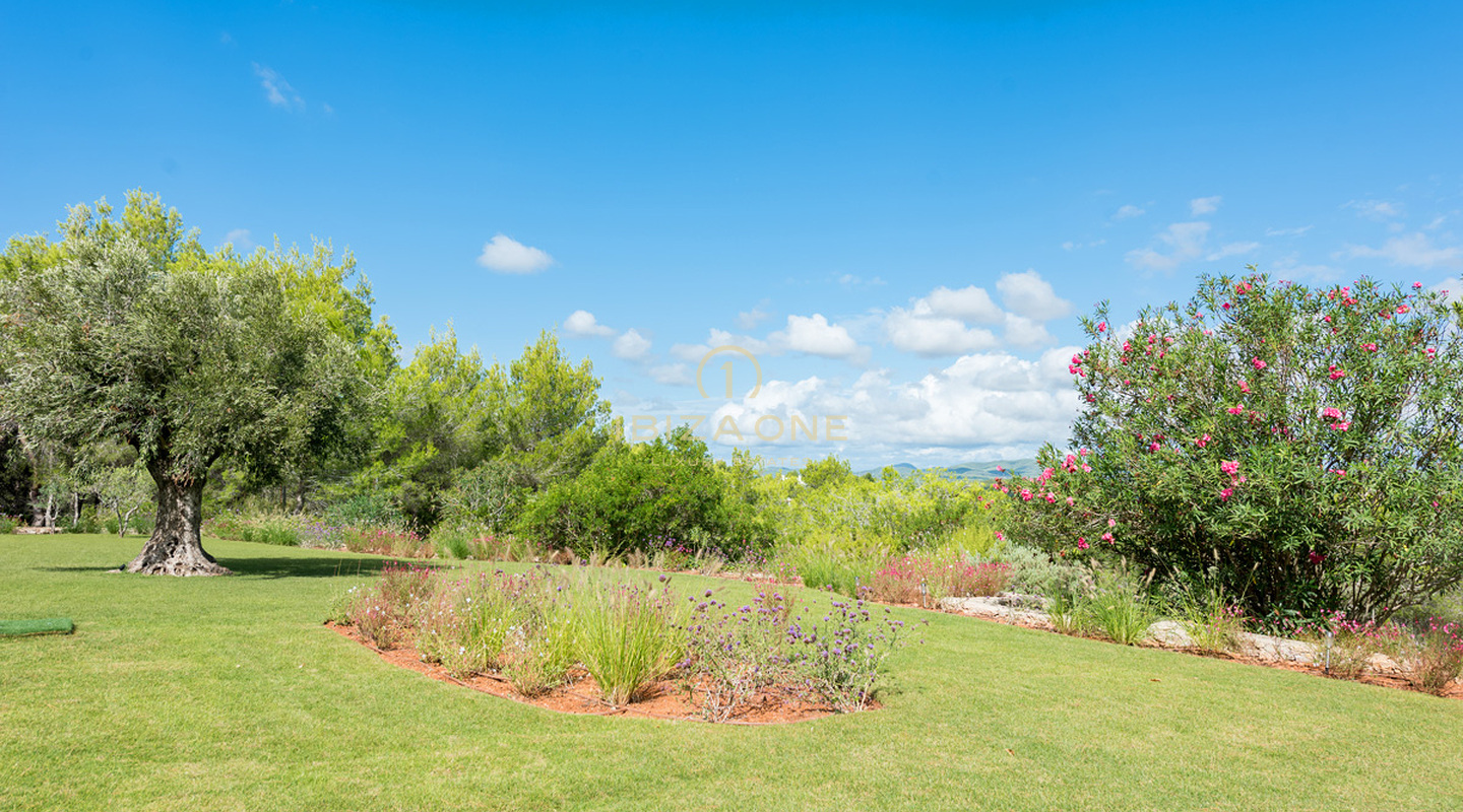 Large luxury property near Ibiza with countryside views for sale