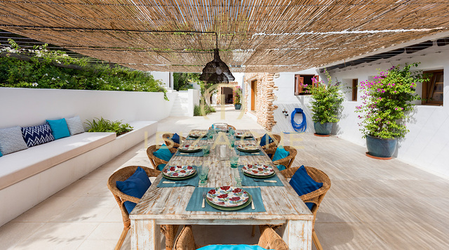 Grande propriété de luxe près d'Ibiza avec vue sur la campagne à vendre