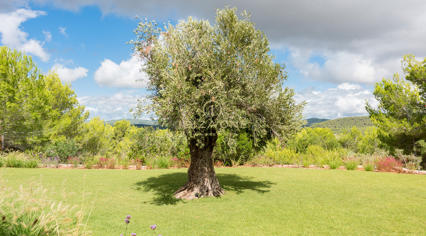 Großes Luxus Anwesen in der Nähe von Ibiza mit Landschaftsblick zum Verkauf