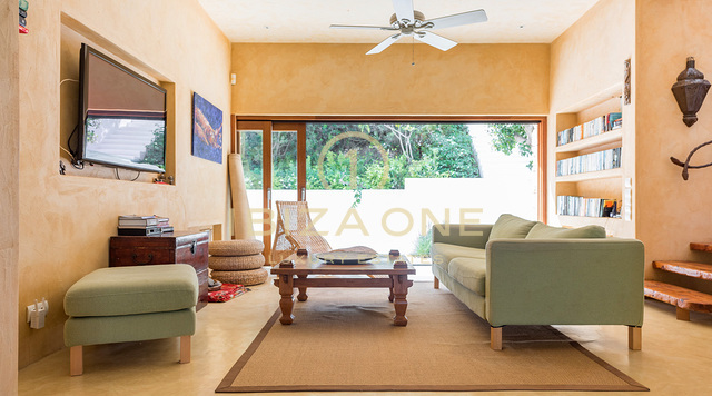 Gran propiedad de lujo cerca de Ibiza con vistas al campo en venta