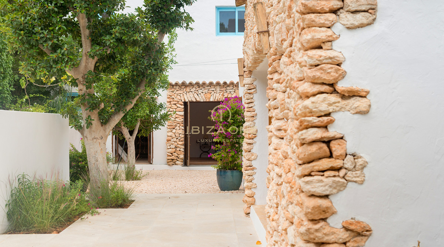 Großes Luxus Anwesen in der Nähe von Ibiza mit Landschaftsblick zum Verkauf